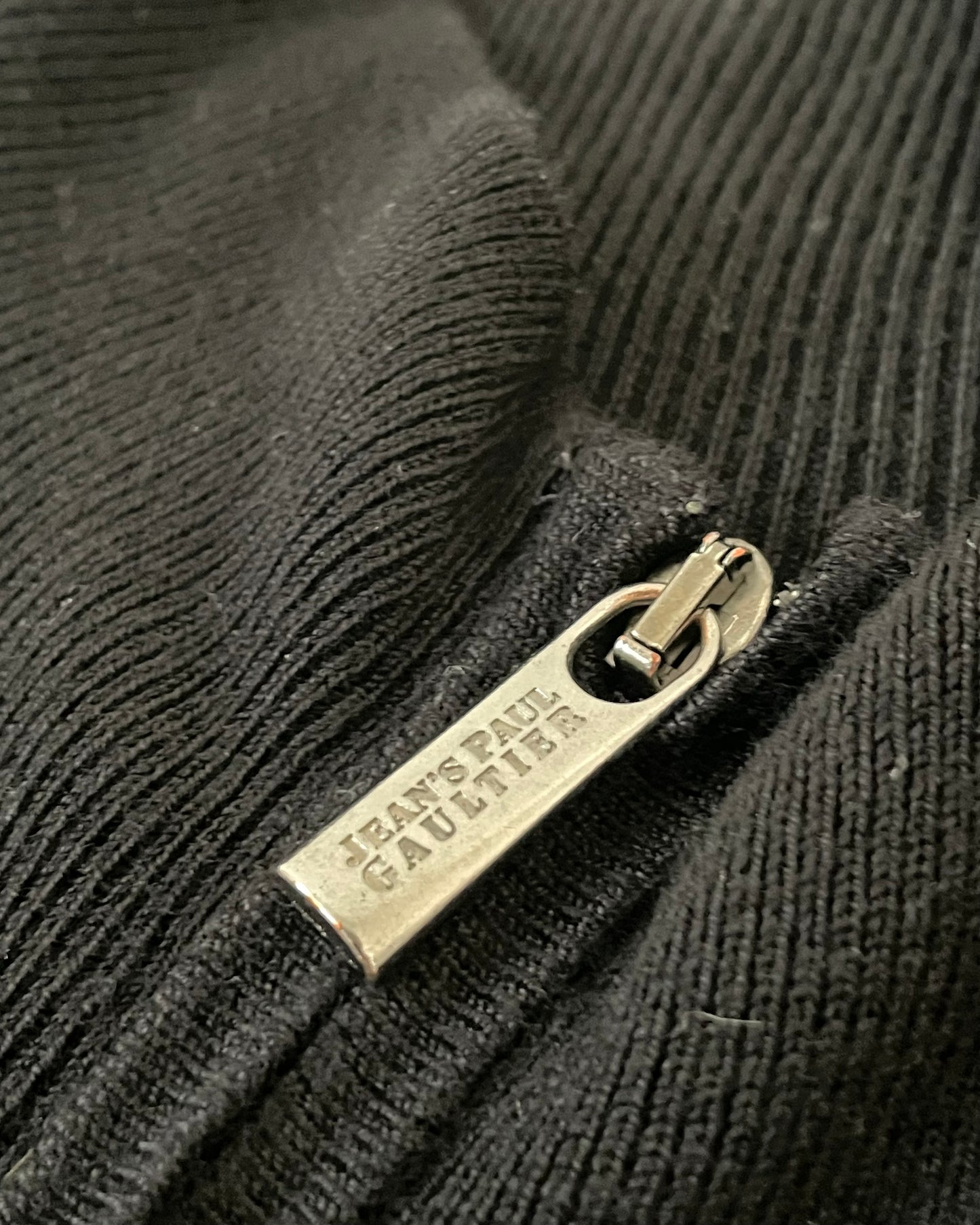 Zipped Pleated Gilet