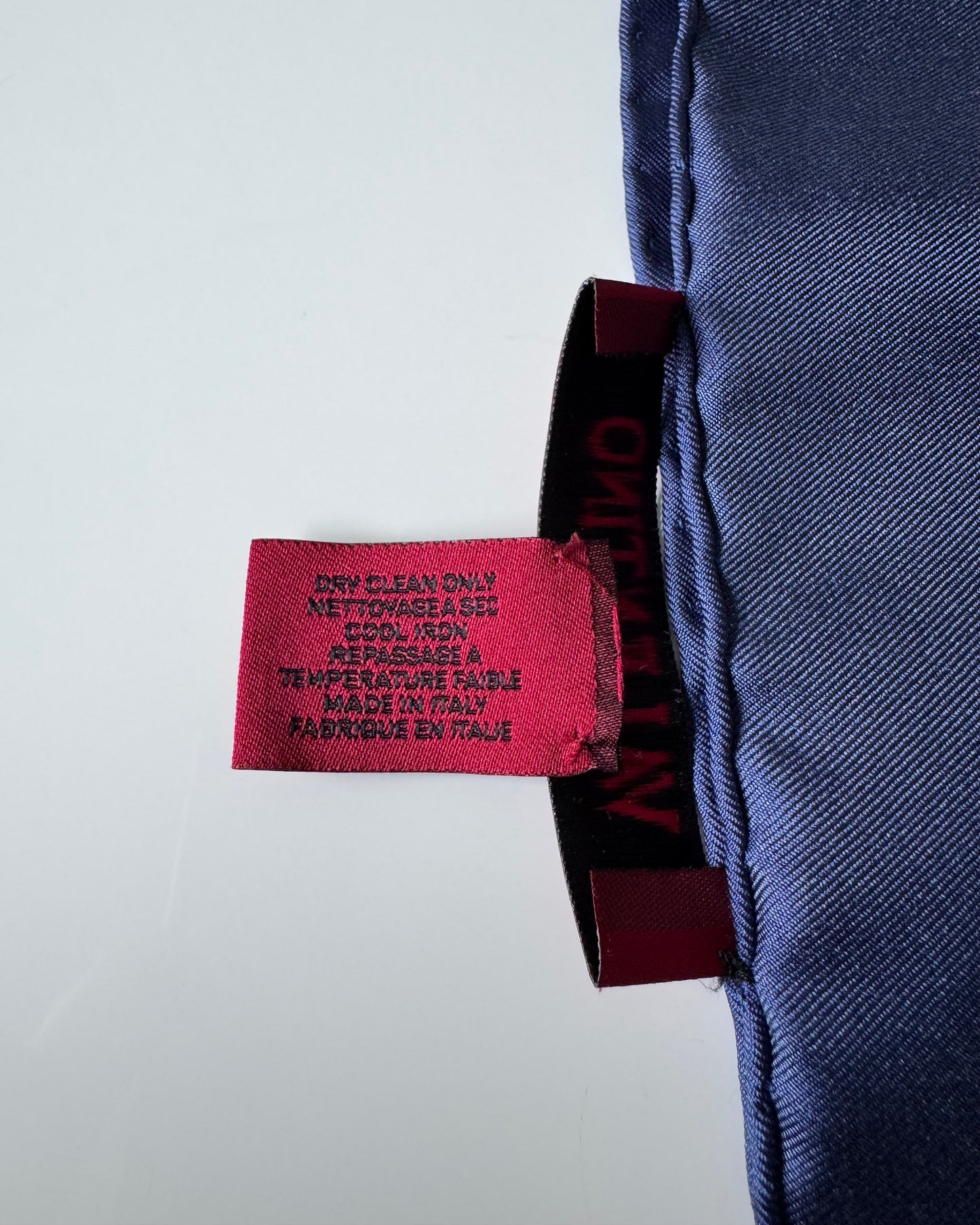 S/S 19 V Logo Silk Scarf