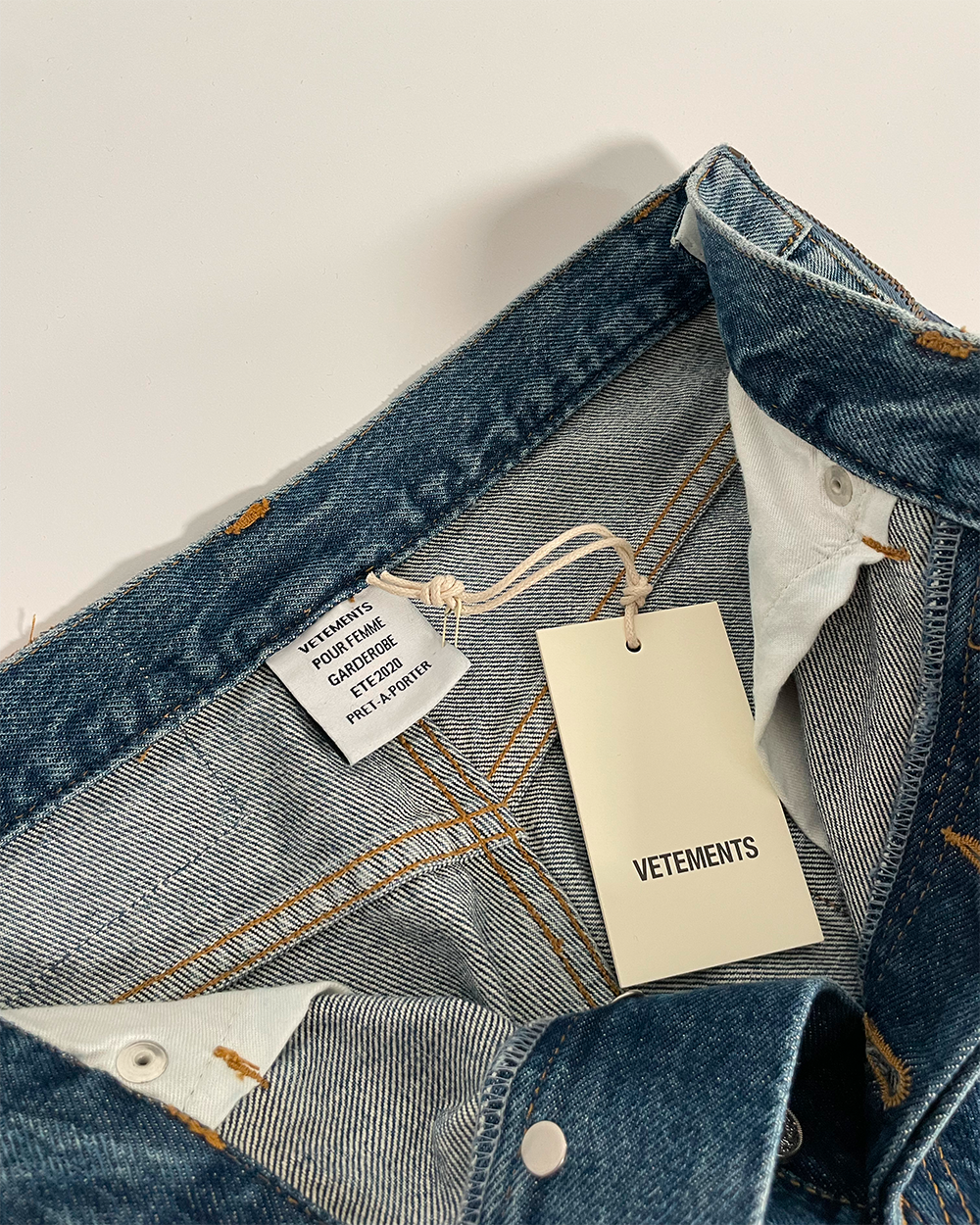 SS 20 Zipped Regular Jeans