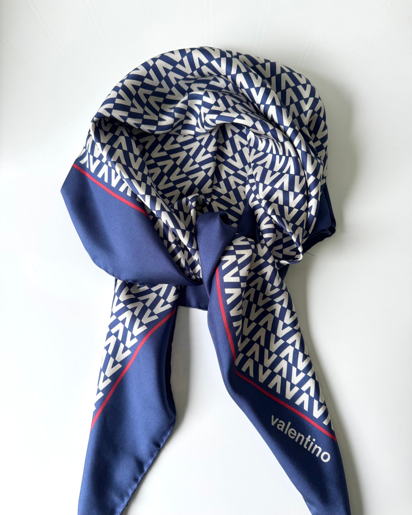 S/S 19 V Logo Silk Scarf