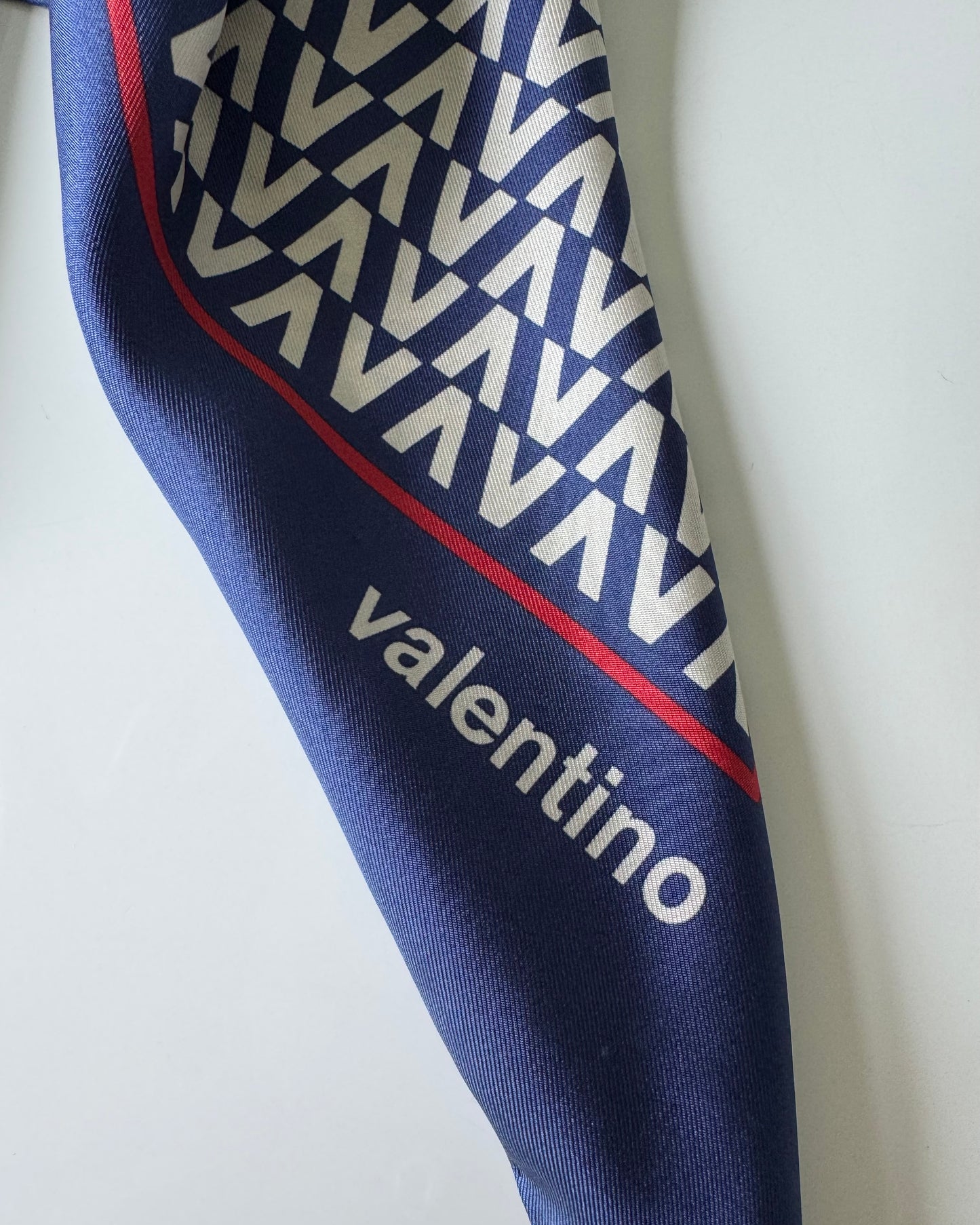 S/S 19 V Logo Silk Scarf