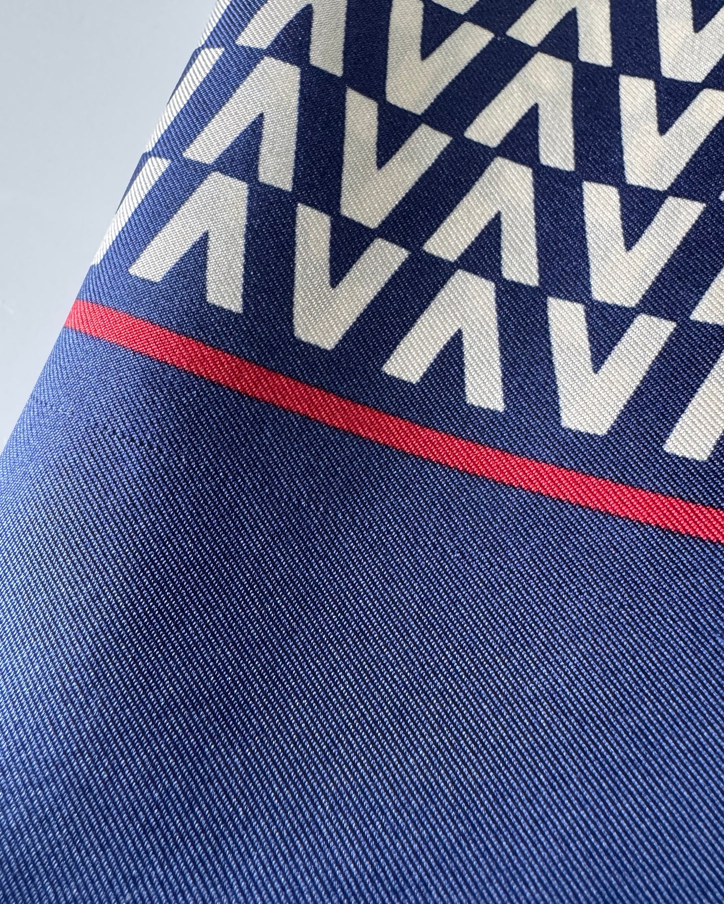 S/S 19 V Logo Silk Scarf