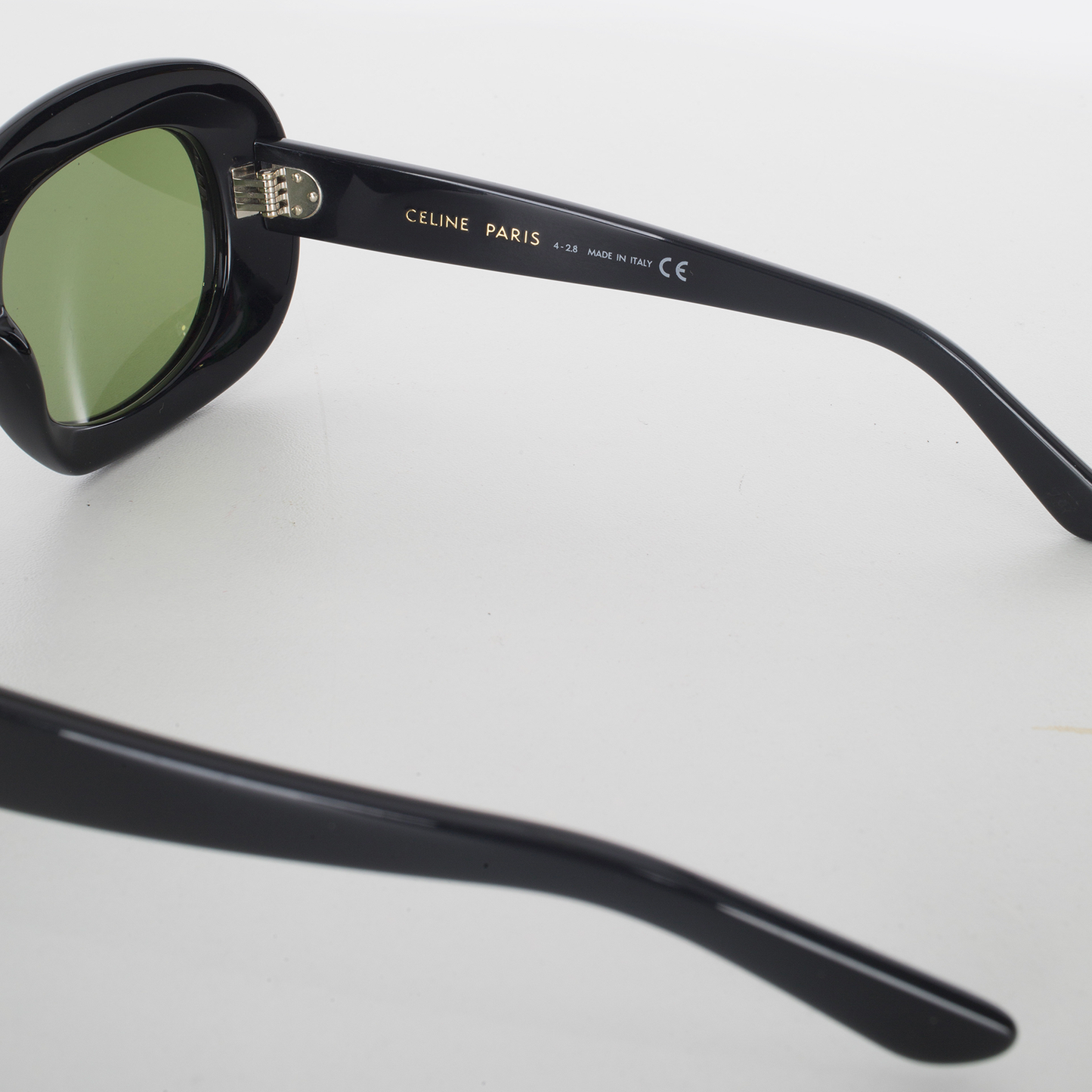 Black/Green Oval Sunglasses