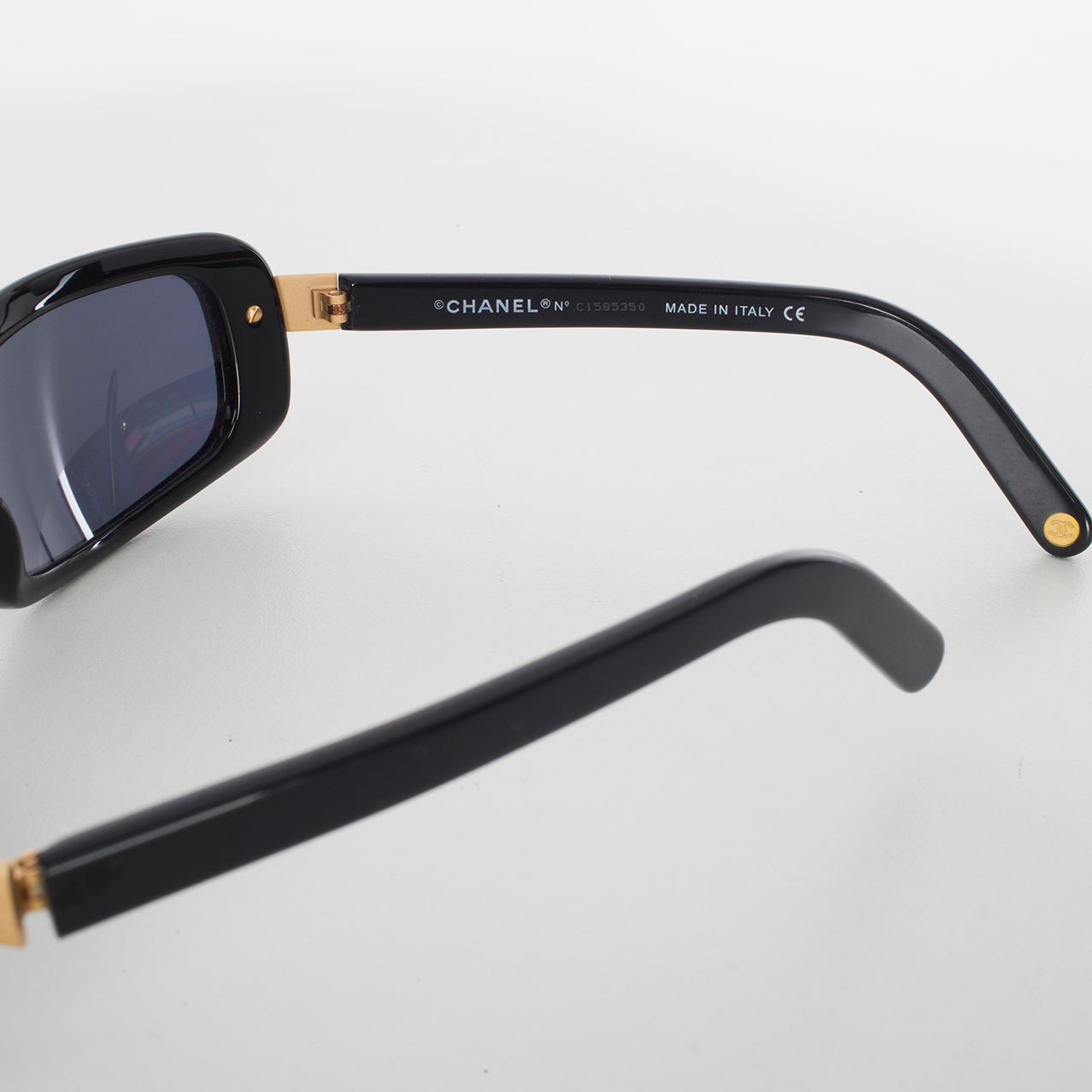 Black/Gold Retro Sunglasses