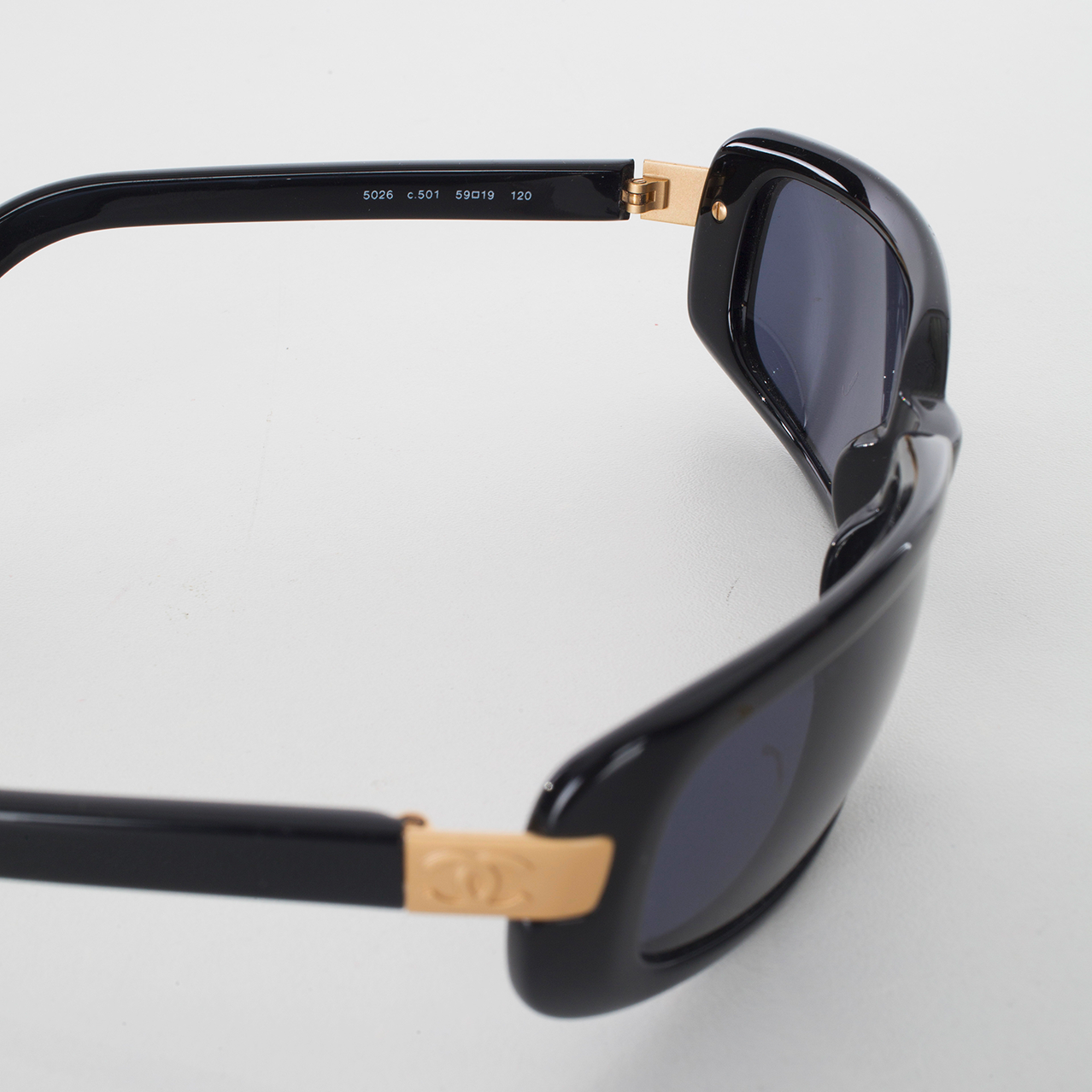 Black/Gold Retro Sunglasses